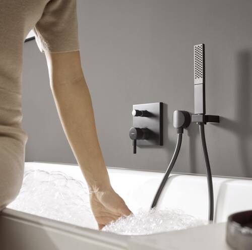 Hansgrohe Rainfinity Baton El Duşu 1jet Mat SiyahKrom 26866340 - 2